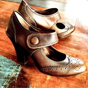 Sofft Fiona Metallic Oxford Chunky Heels,  Size 9